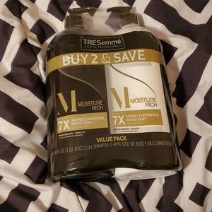 Shampoo and conditioner set